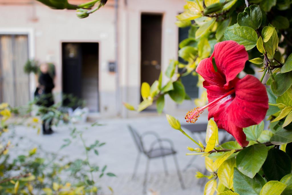 Appartamento Rosso Buoni E Cattivi Cagliari Pokoj fotografie